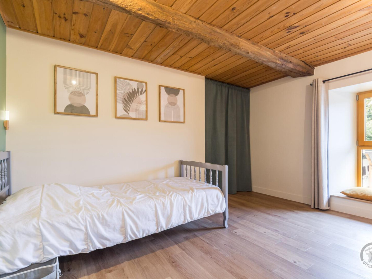 Gîte 3 niveaux avec poêle à bois et grand jardin paysager - Photo 8