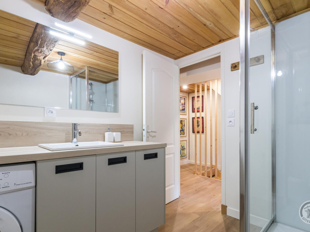 Gîte 3 niveaux avec poêle à bois et grand jardin paysager - Photo 9