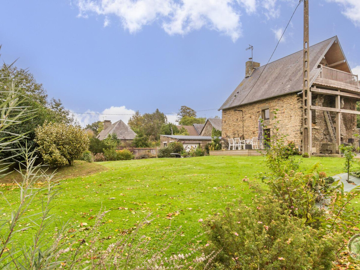 Gîte 3 niveaux avec poêle à bois et grand jardin paysager - Photo 15