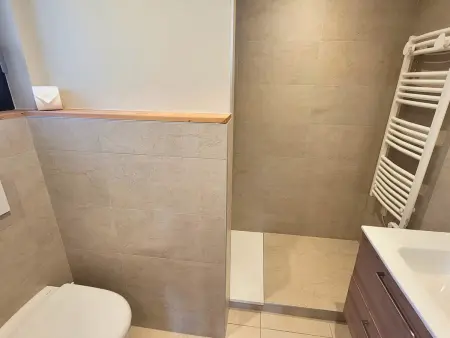 Chalet familial rénové, proche centre, capacité 12, parking, WiFi - Photo 7