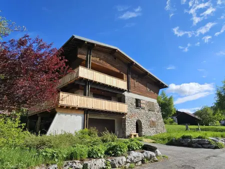Chalet familial rénové, proche centre, capacité 12, parking, WiFi - Photo 16