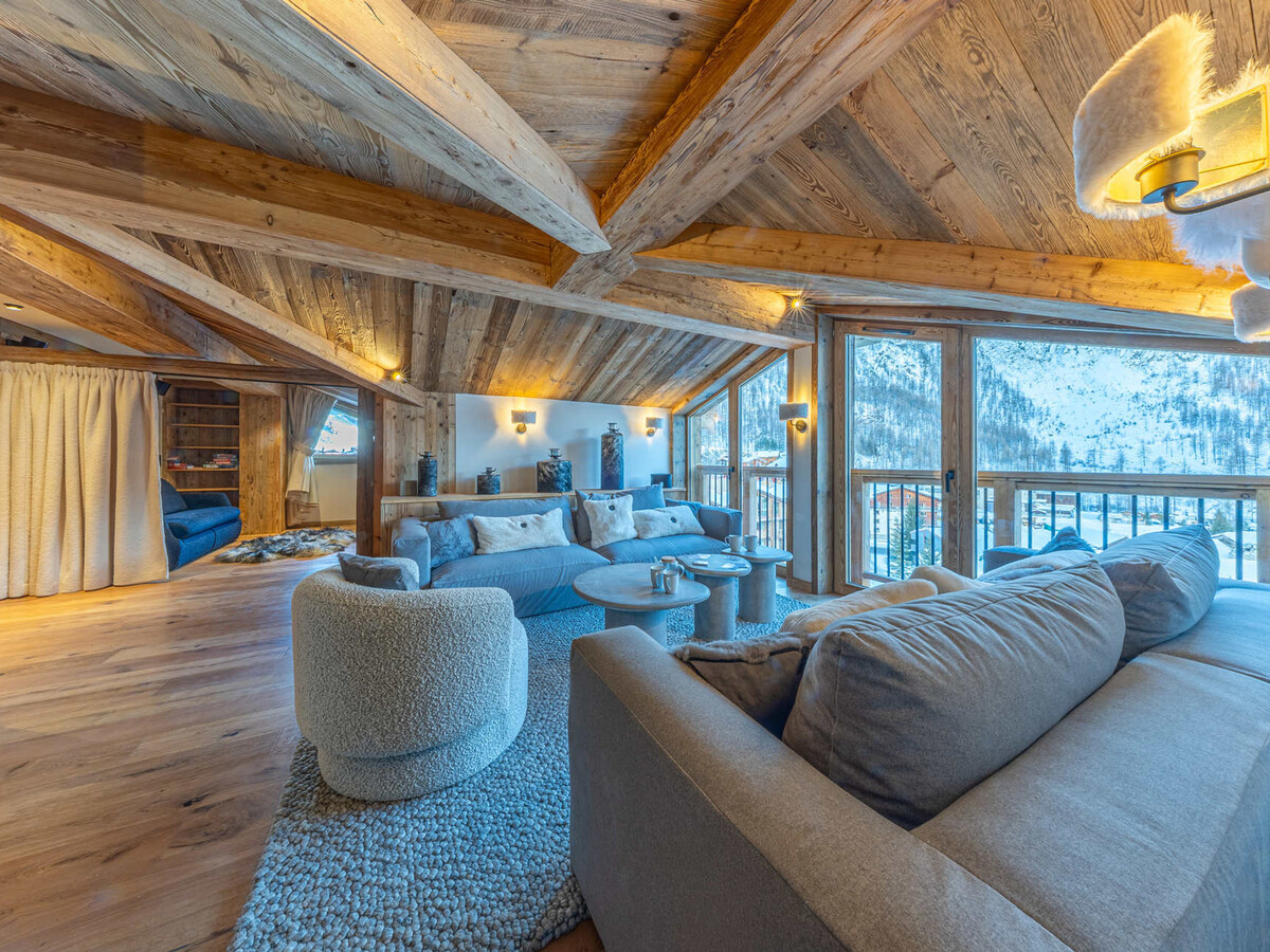Appartement neuf 130m² avec cheminée et home cinéma à Val-d'Isère - Photo 3