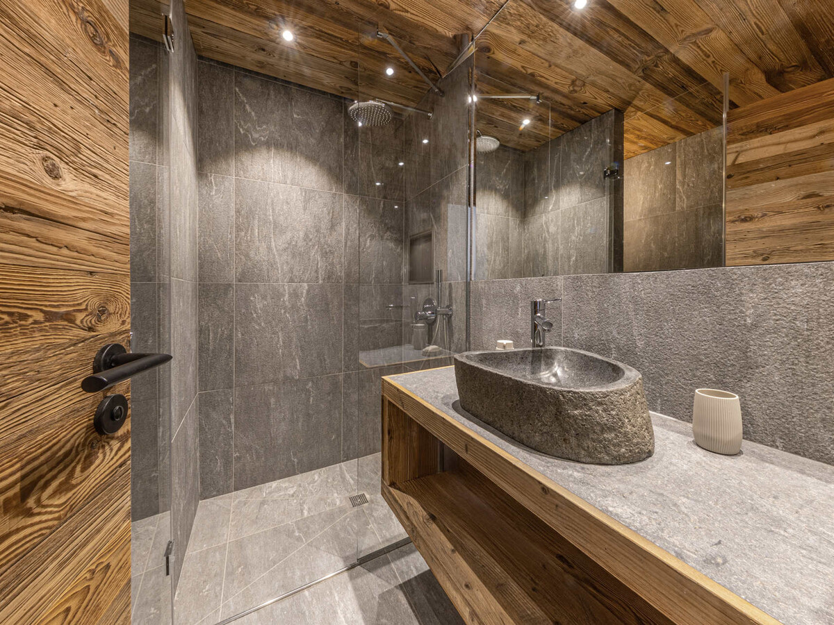 Appartement neuf 130m² avec cheminée et home cinéma à Val-d'Isère - Photo 10