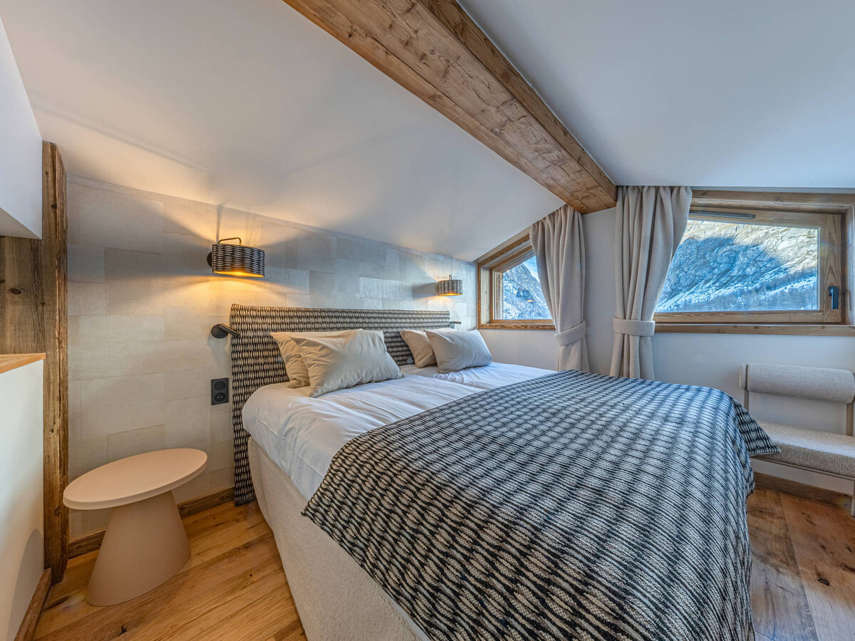 Appartement neuf 130m² avec cheminée et home cinéma à Val-d'Isère - Photo 11