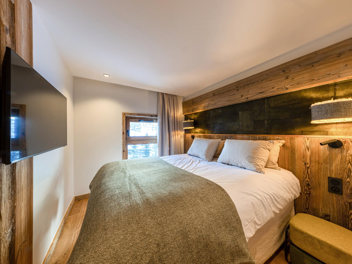 Appartement neuf 130m² avec cheminée et home cinéma à Val-d'Isère - Photo 12