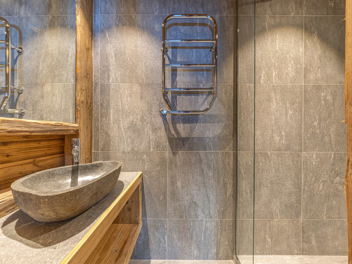 Appartement neuf 130m² avec cheminée et home cinéma à Val-d'Isère - Photo 15