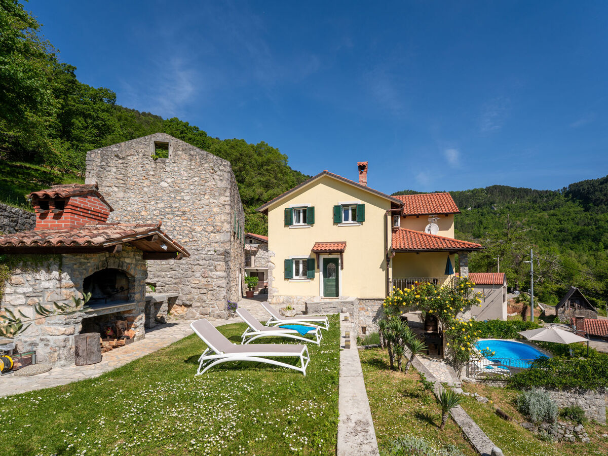 Maison Sirotnjak 1 à Lovran, 3 chambres, piscine - Photo 2