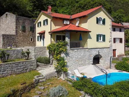 Maison Sirotnjak 1 à Lovran, 3 chambres, piscine
