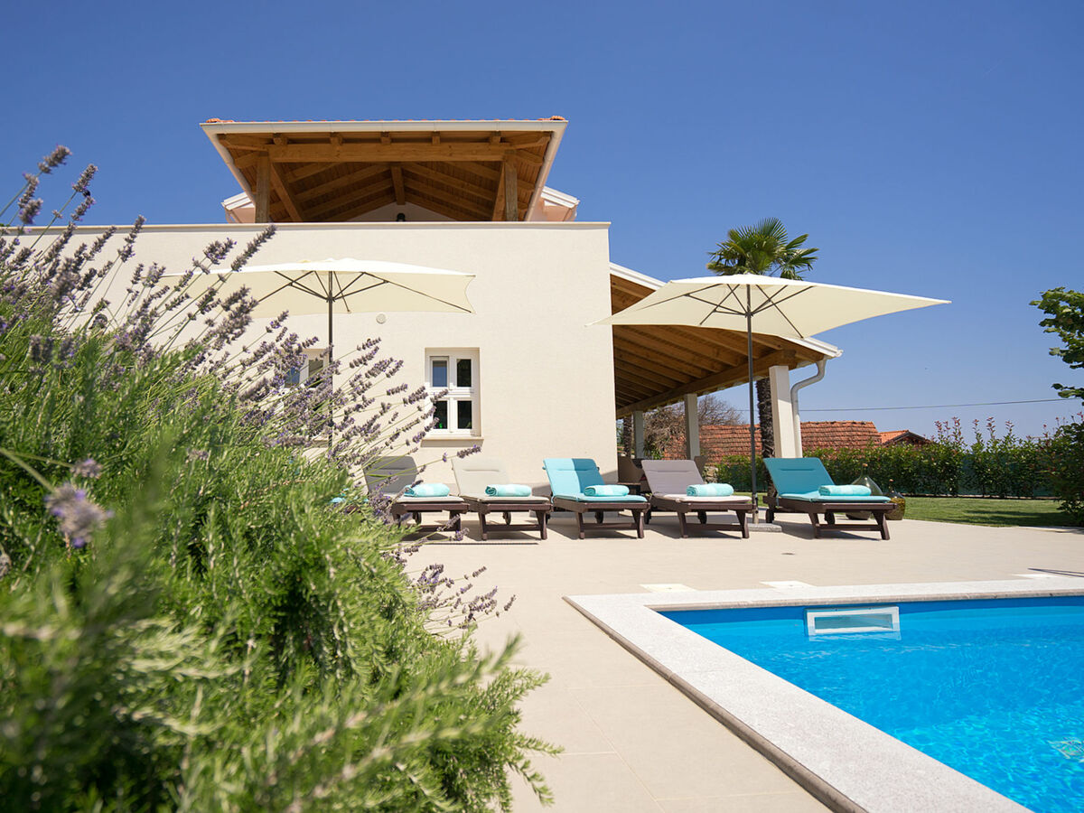 Villa Pia à Ičići : 8 personnes, piscine privée - Photo 2