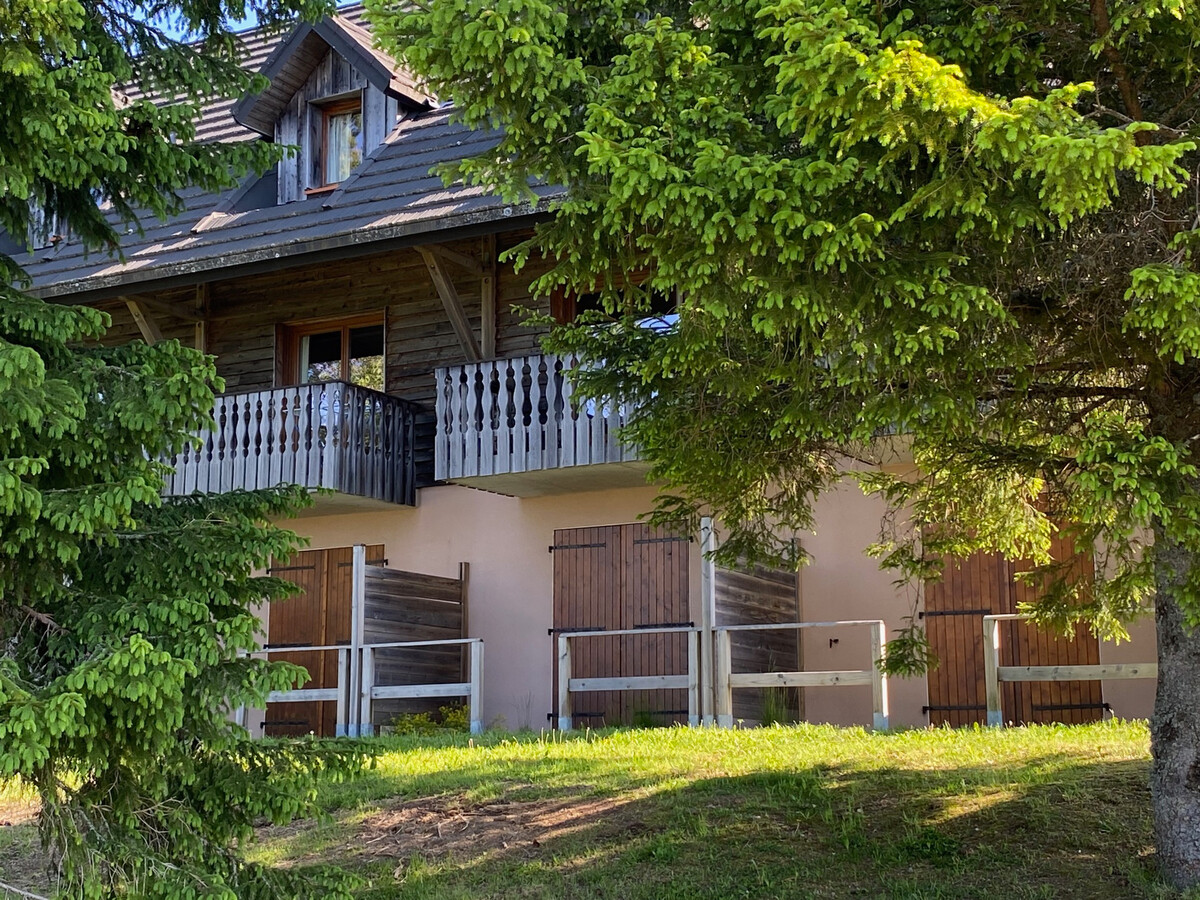 Appartement 2 pièces avec terrasse et piscine à Super-Besse - Photo 2