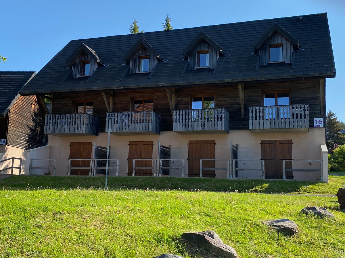 Appartement 2 pièces avec terrasse et piscine à Super-Besse - Photo 9