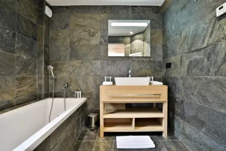 Chalet Black Stone, 10 pers., piscine et sauna : photo 23