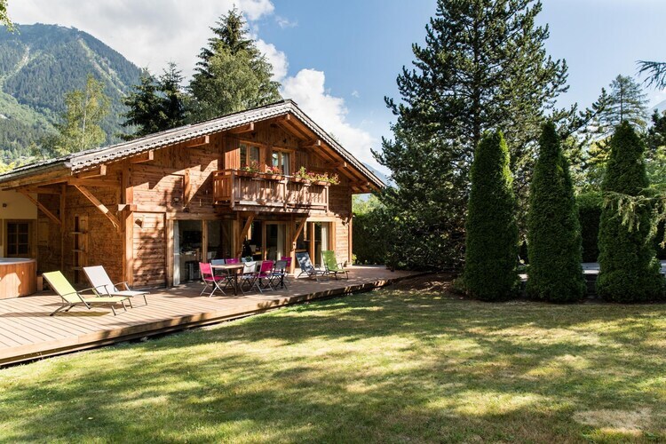 Chalet Favrands à Chamonix, vue Mont-Blanc et jacuzzi - Photo 1
