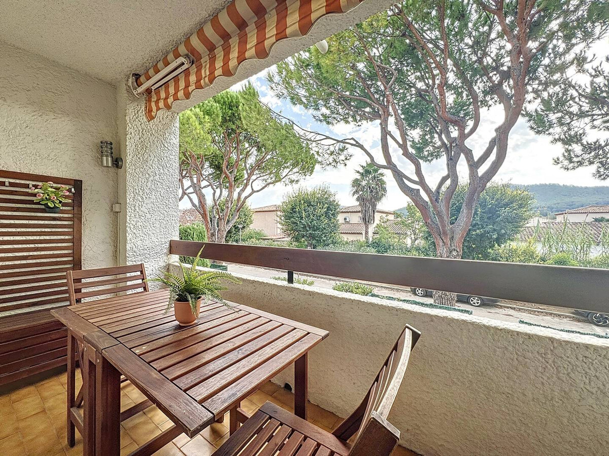 Appartement T2 Saint-Cyr-sur-Mer, terrasse vue collines - Photo 1