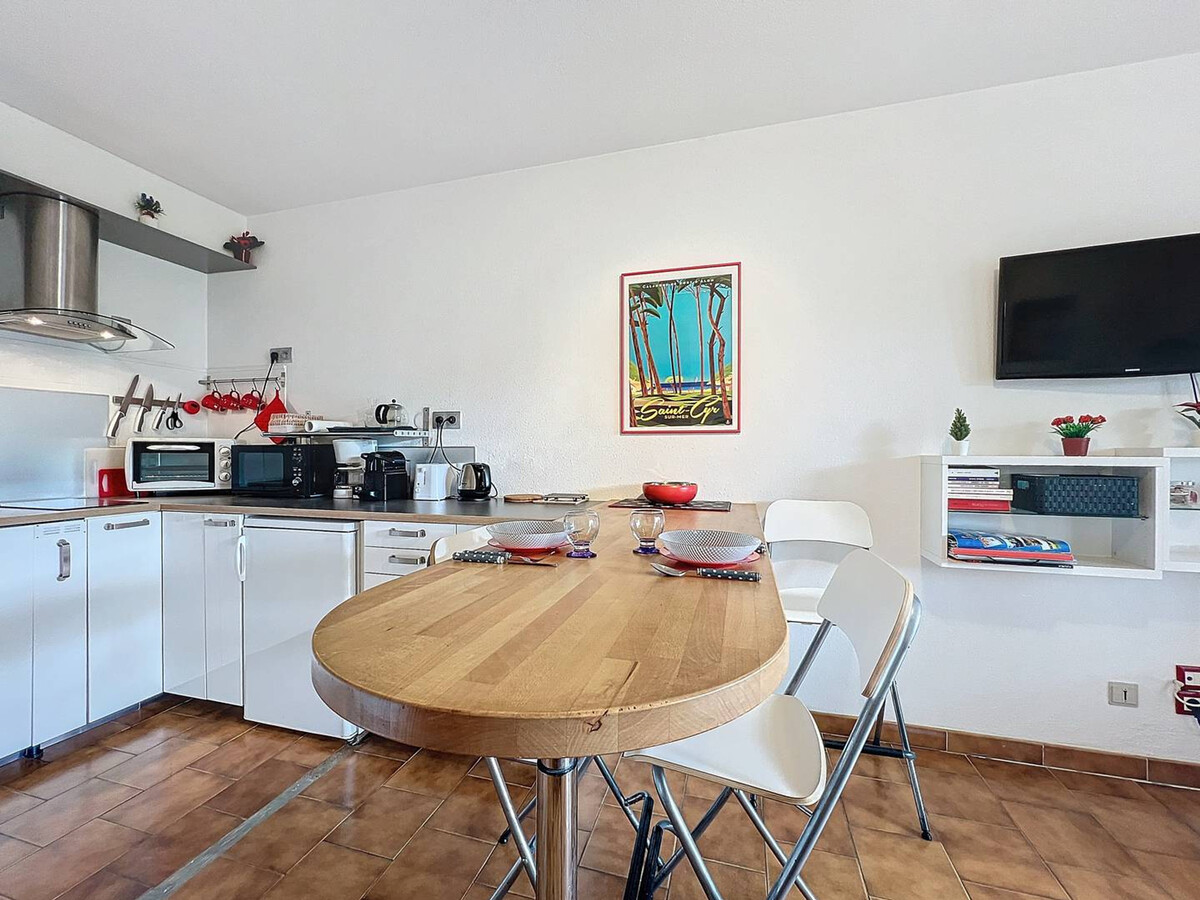 Appartement T2 Saint-Cyr-sur-Mer, terrasse vue collines - Photo 5