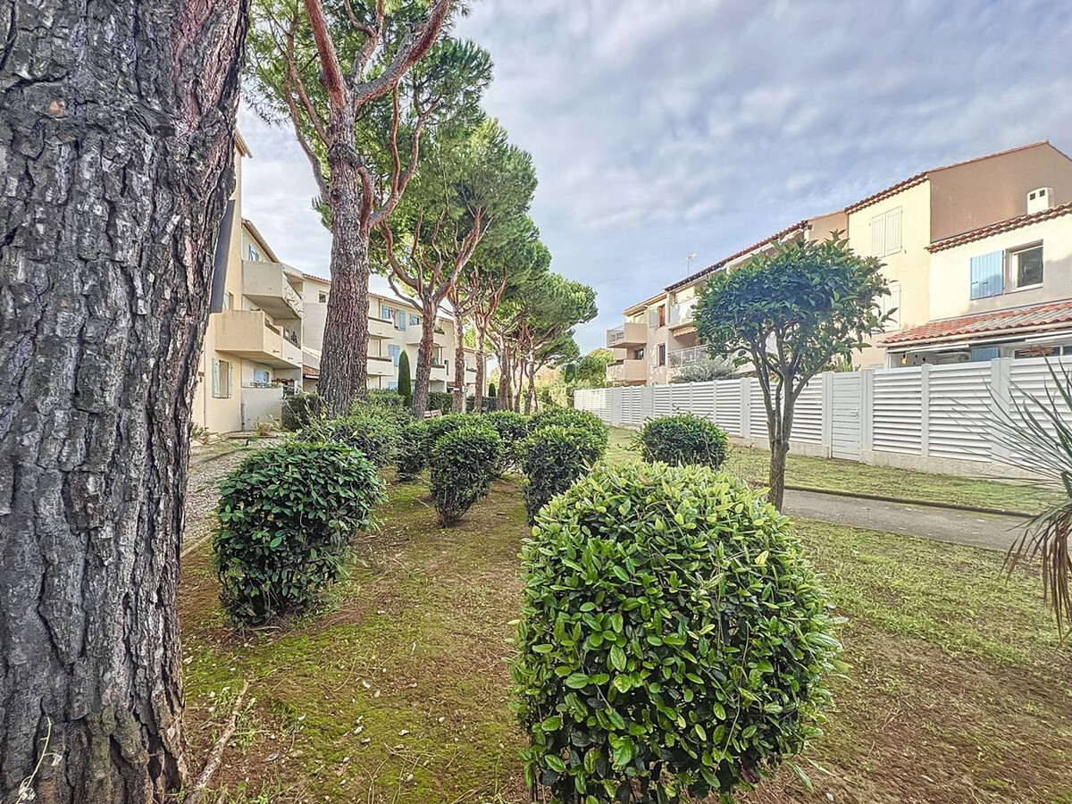 Appartement T2 Saint-Cyr-sur-Mer, terrasse vue collines - Photo 19