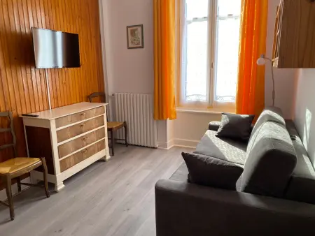 Appartement central avec balcon à La Bourboule : photo 7