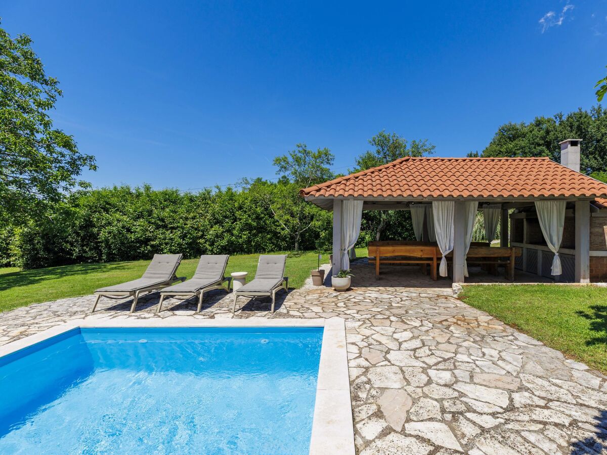 Villa Elli à Tinjan : 10 personnes, piscine privée - Photo 1