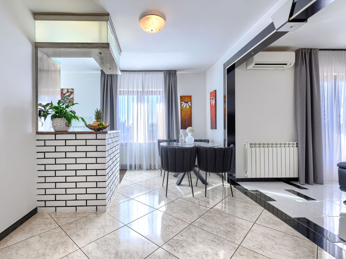 Villa Elli à Tinjan : 10 personnes, piscine privée - Photo 13
