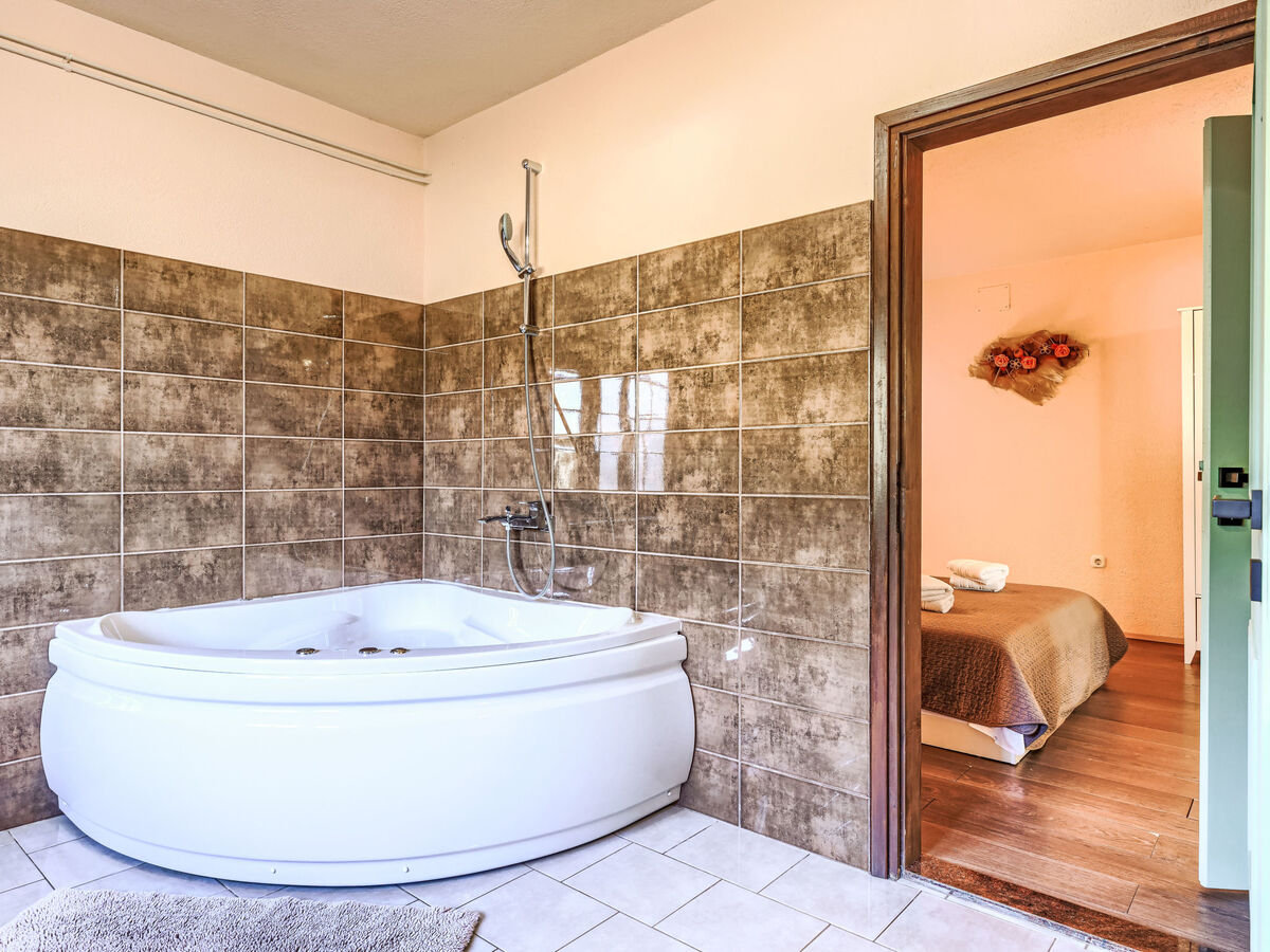 Villa Elli à Tinjan : 10 personnes, piscine privée - Photo 25