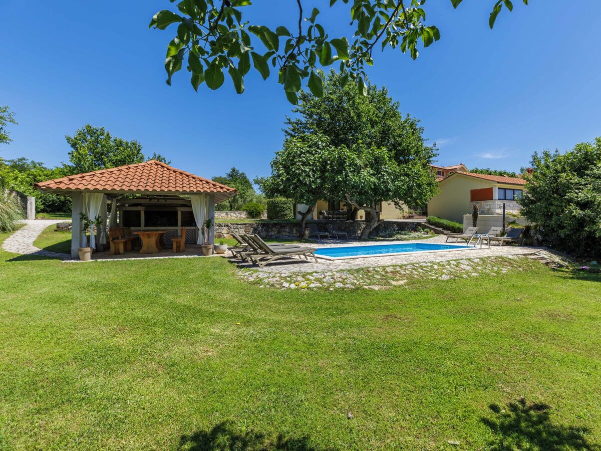 Villa Elli à Tinjan : 10 personnes, piscine privée - Photo 35
