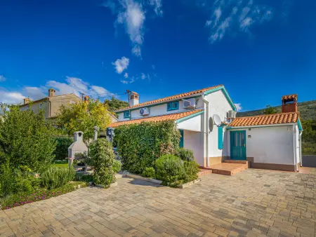 Maison Adele, 4 personnes, terrasse et barbecue près de la mer