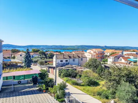 Location appartement à Sv. Filip i Jakov, Ana
