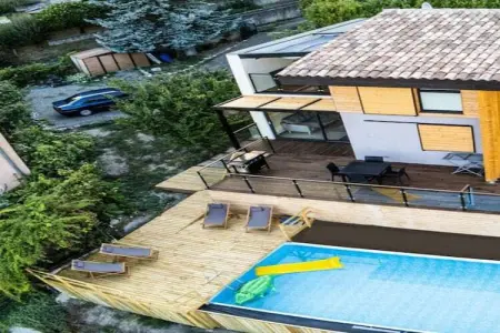 Location maison à Marcoux, Gîte écologique avec vue sur la montagne