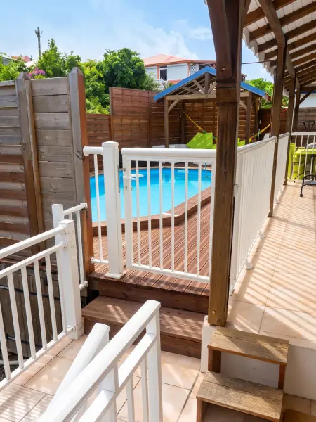 Appartement vue mer à Deshaies, piscine partagée et terrasse : photo 2