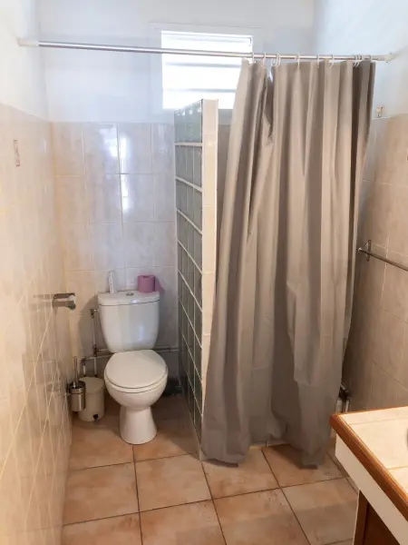 Appartement moderne vue mer, piscine partagée, Deshaies : photo 8