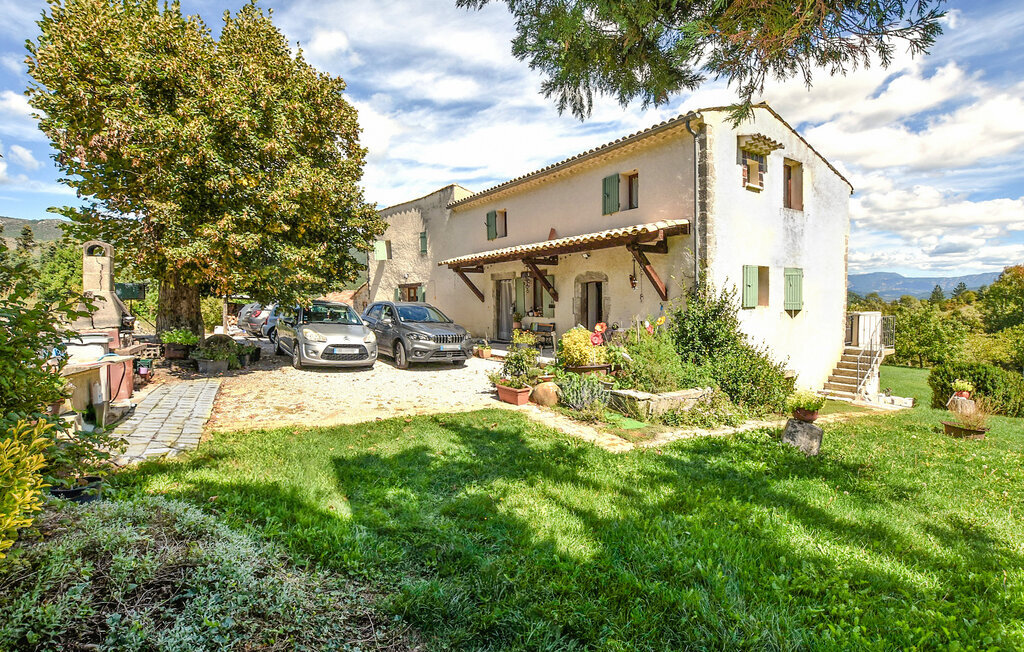Maison 210 m² avec terrasse panoramique et 10 000 m² de jardin - Photo 9