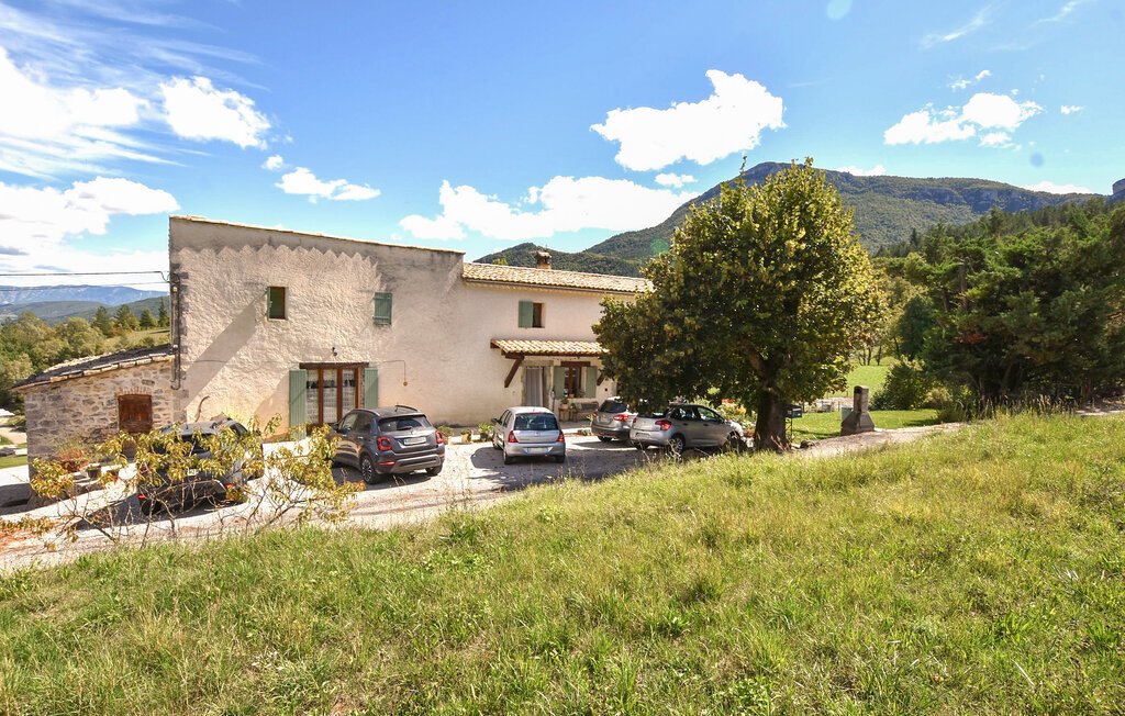 Maison 210 m² avec terrasse panoramique et 10 000 m² de jardin - Photo 12