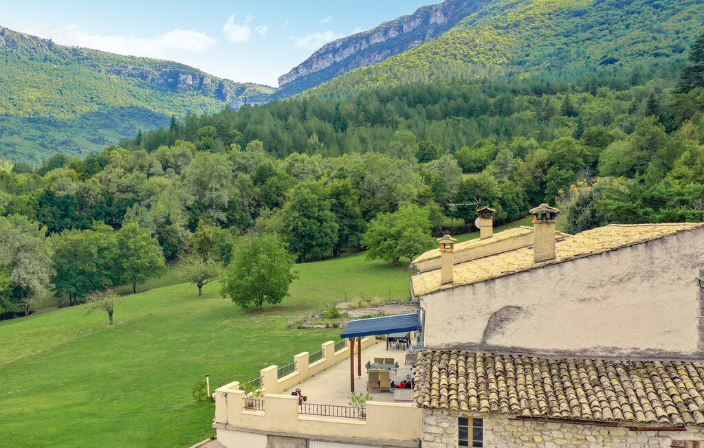 Maison 210 m² avec terrasse panoramique et 10 000 m² de jardin - Photo 19