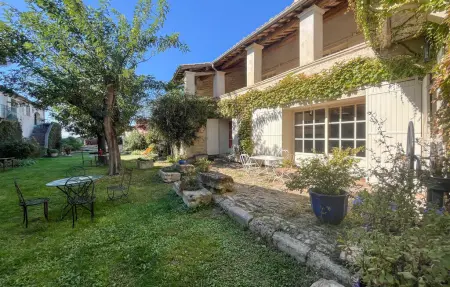 Maison de maître 17e siècle, 11 personnes, piscine : photo 11