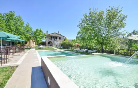 Maison 18 personnes avec piscine en Ombrie : photo 2