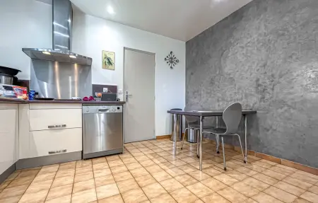Maison 3 chambres avec piscine privée à Cabannes : photo 5