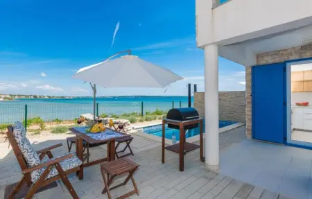 Location maison de vacances à Privlaka