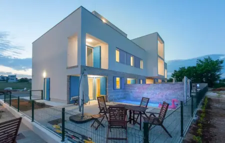 Location maison de vacances à Privlaka