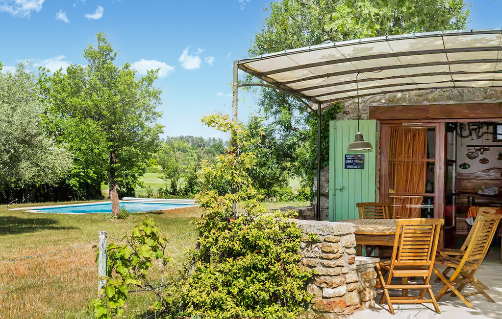 Mas de 260 m² avec piscine privée près d'Uzès - Photo 3