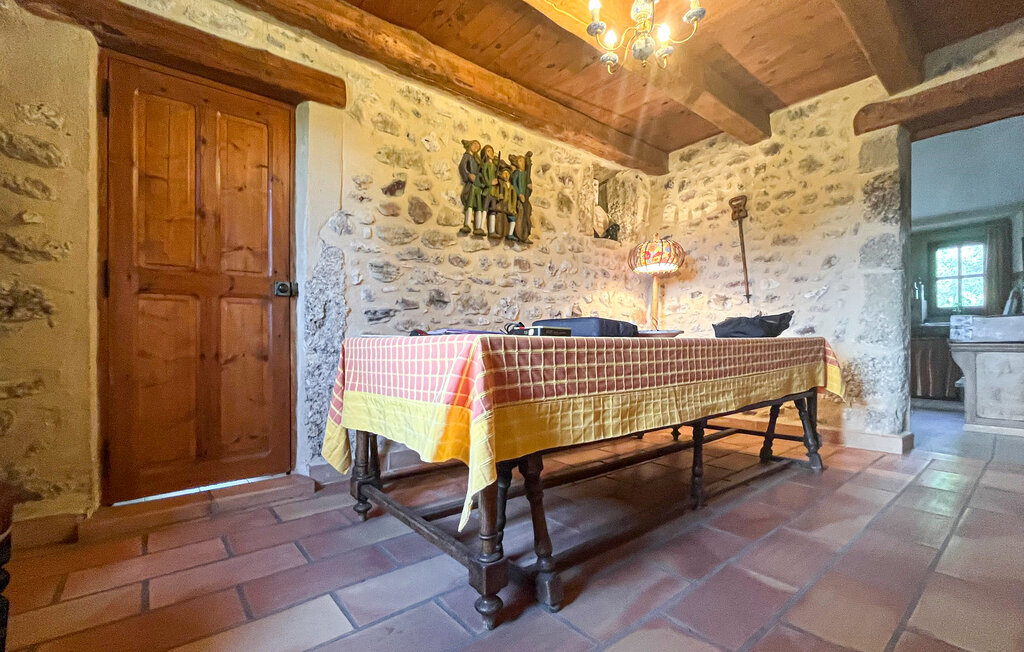 Mas de 260 m² avec piscine privée près d'Uzès - Photo 6