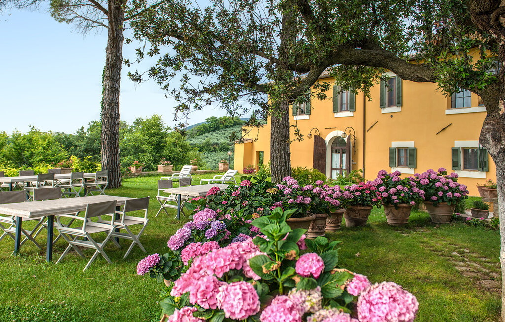 Casa dei Lecci, Maison 20 personnes à Foligno - Photo 2