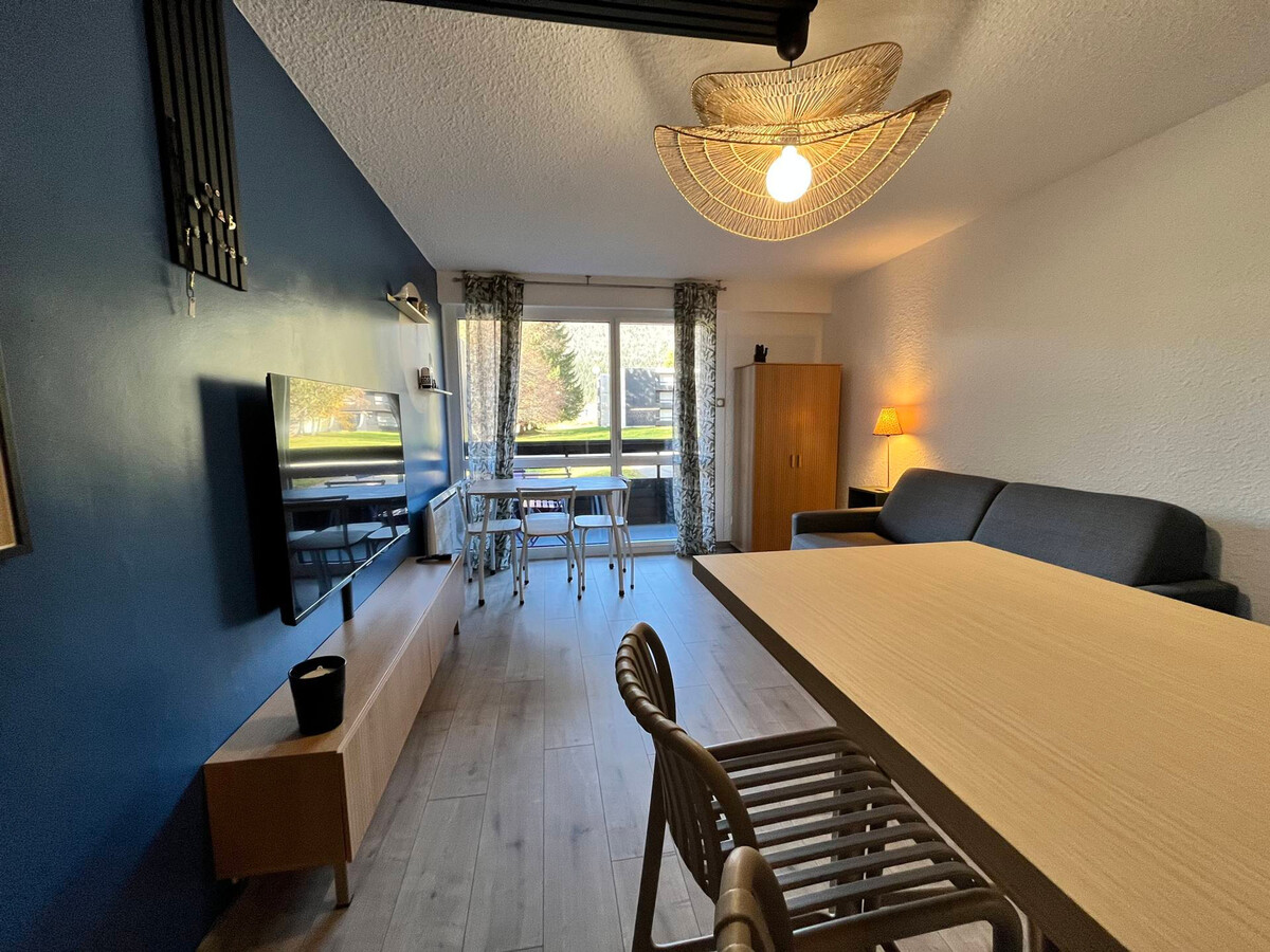 Studio rénové 28 m² avec balcon, parking privé, accès pistes - Photo 5