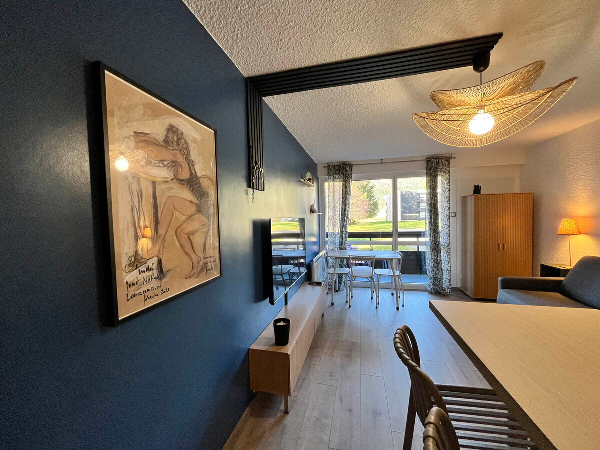 Studio rénové 28 m² avec balcon, parking privé, accès pistes - Photo 7