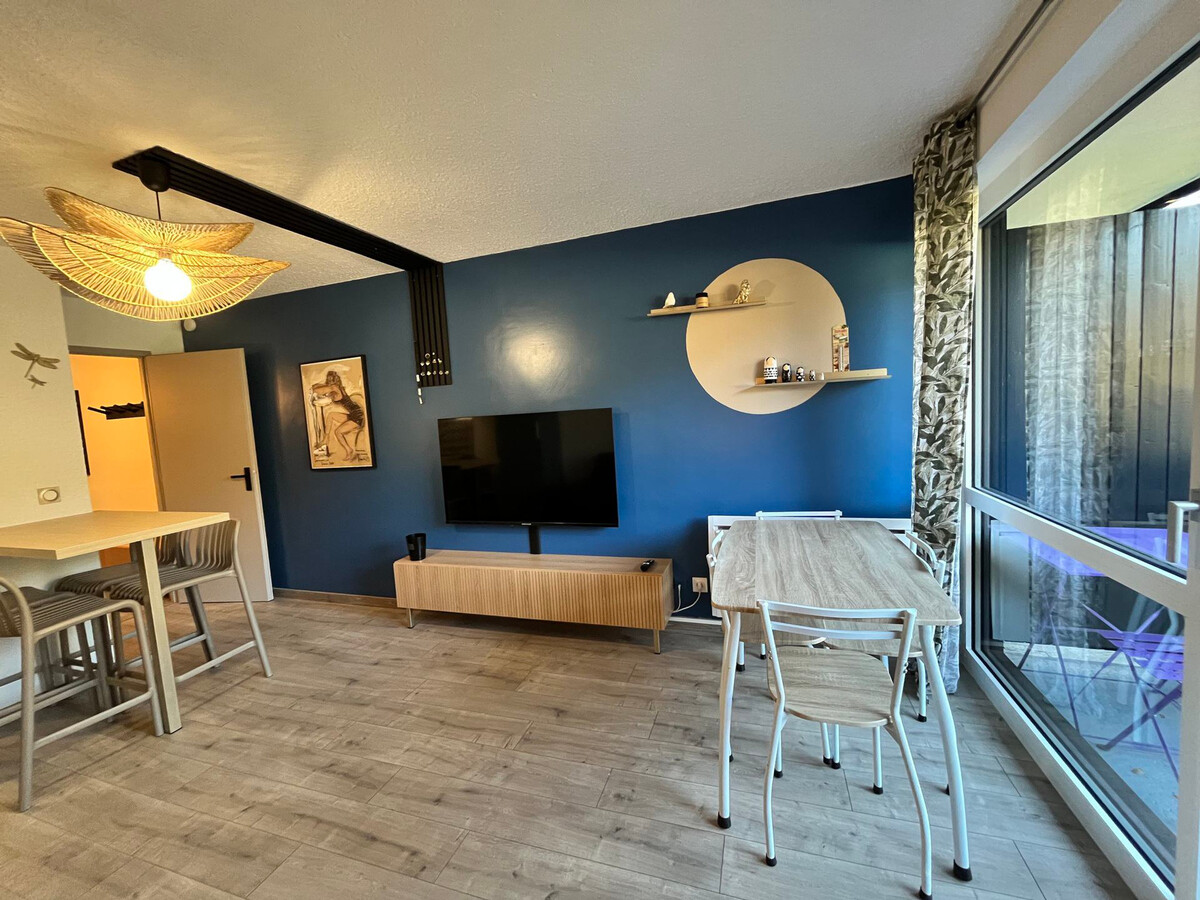 Studio rénové 28 m² avec balcon, parking privé, accès pistes - Photo 8