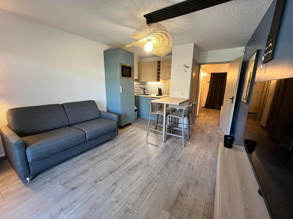 Studio rénové 28 m² avec balcon, parking privé, accès pistes - Photo 10