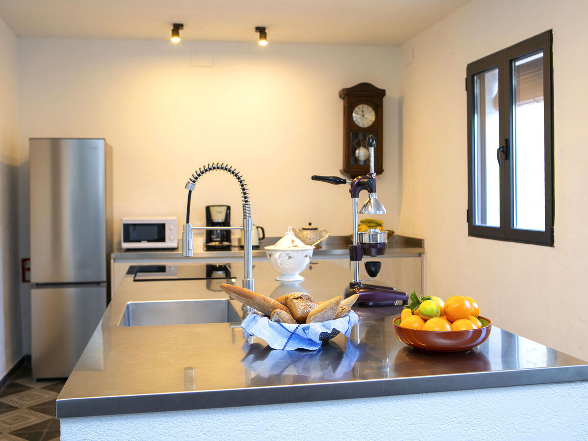 Maison Peral - 8 pers, piscine privée à Orba - Photo 7