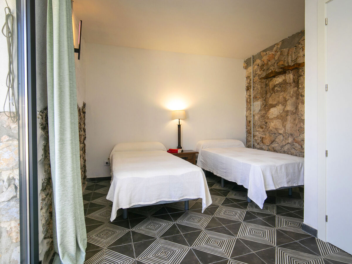 Maison Peral - 8 pers, piscine privée à Orba - Photo 16