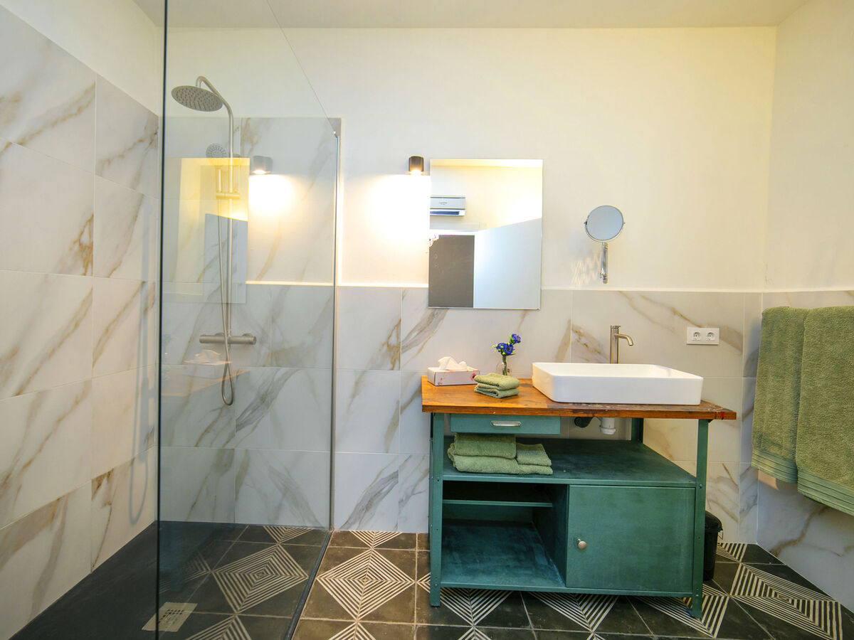 Maison Peral - 8 pers, piscine privée à Orba - Photo 18