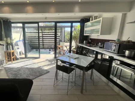 Villa climatisée avec jacuzzi et parking privé, près de la plage pour 2 personnes - Photo 2