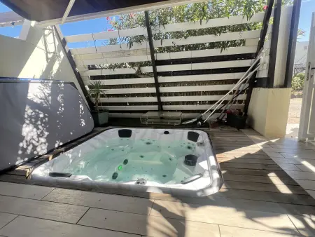 Villa climatisée avec jacuzzi et parking privé, près de la plage pour 2 personnes - Photo 6